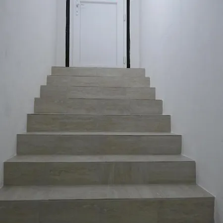 Grosses, Helles 3-zimmer Souterrain *